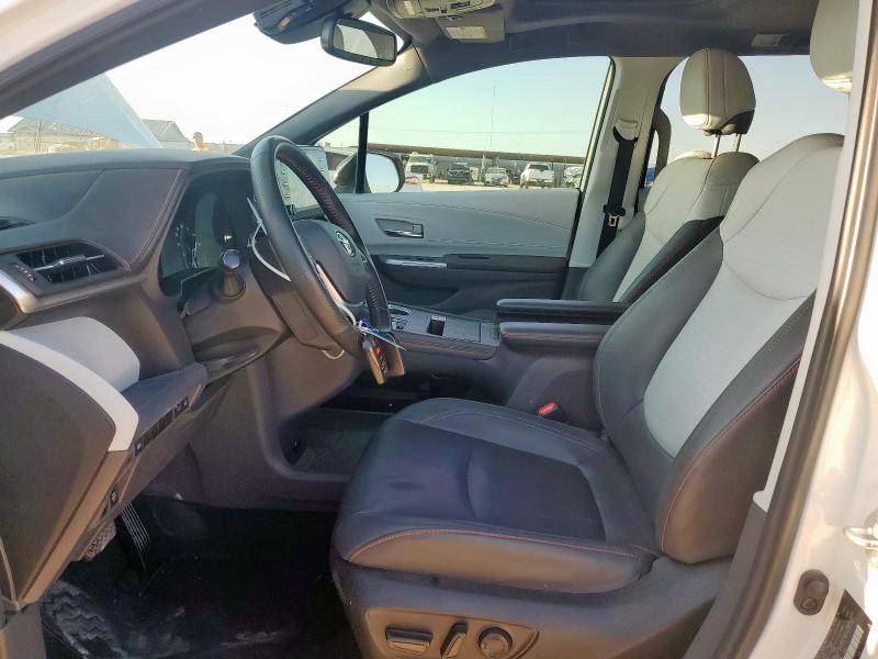 2022 TOYOTA SIENNA XSE 5TDXRKEC8NS108048