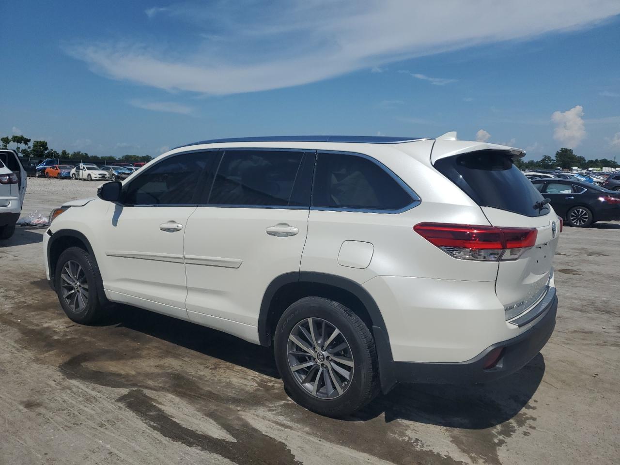 TOYOTA HIGHLANDER SE