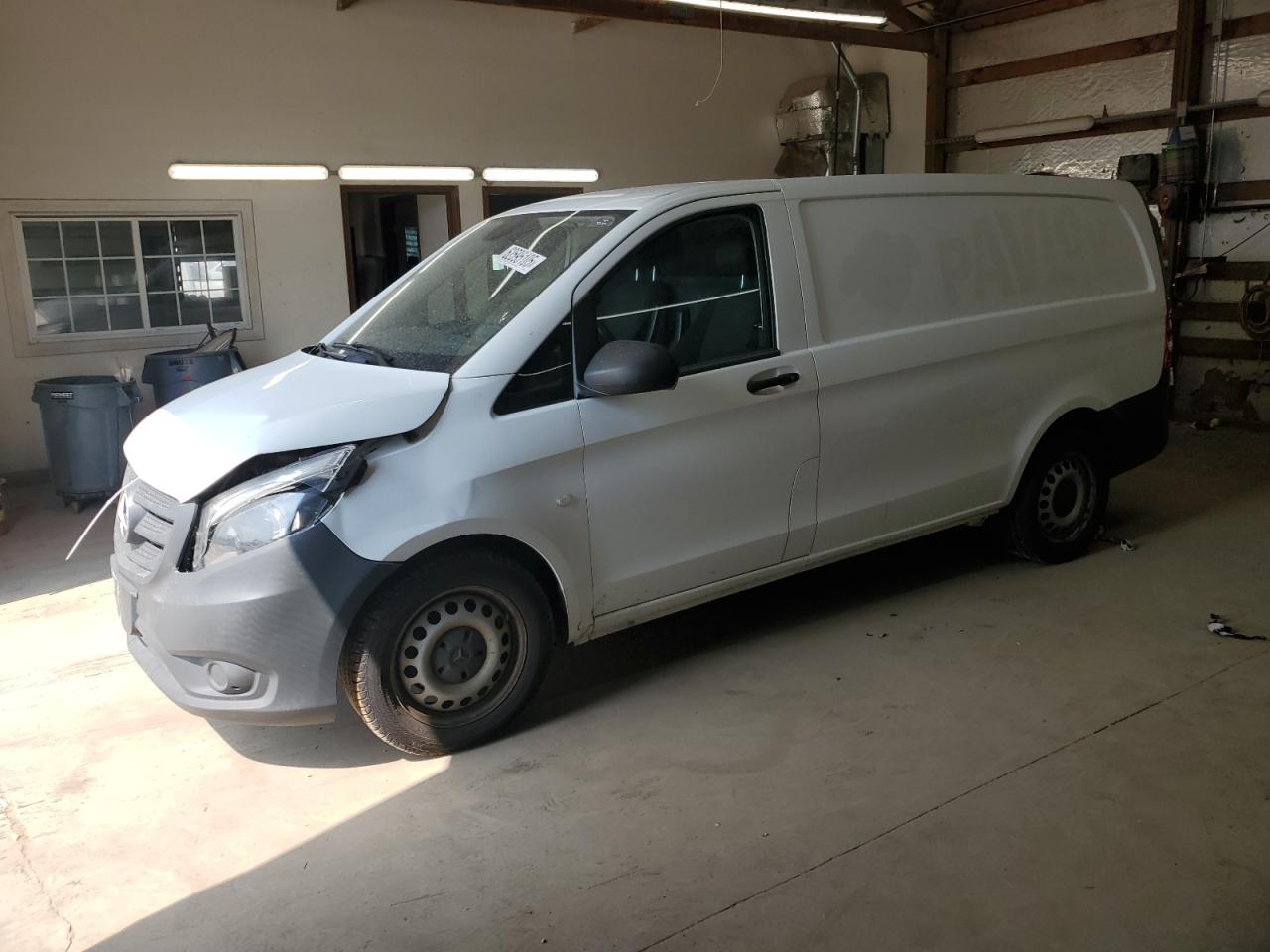 MERCEDES-BENZ METRIS