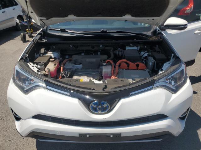 2018 TOYOTA RAV4 HV LE JTMRJREV7JD191181