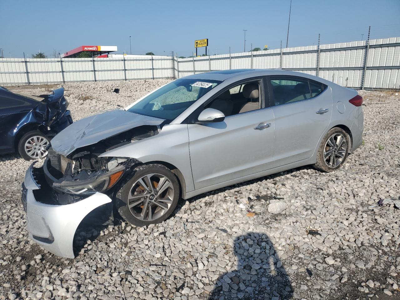 HYUNDAI ELANTRA SE
