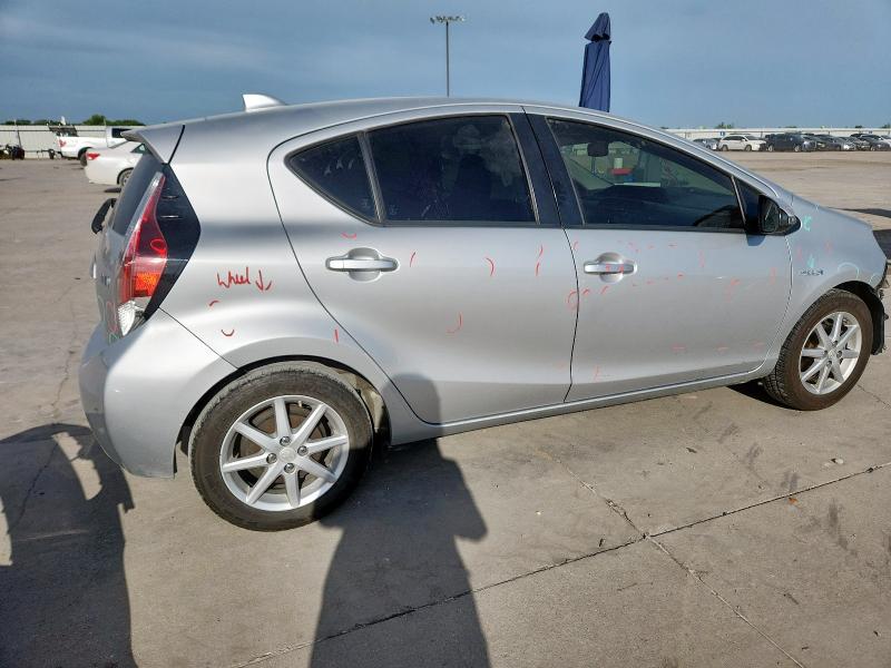 2016 TOYOTA PRIUS C JTDKDTB34G1121821