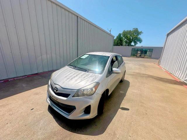 TOYOTA YARIS 2013 silver hatchbac gas JTDKTUD35DD551521 photo #3