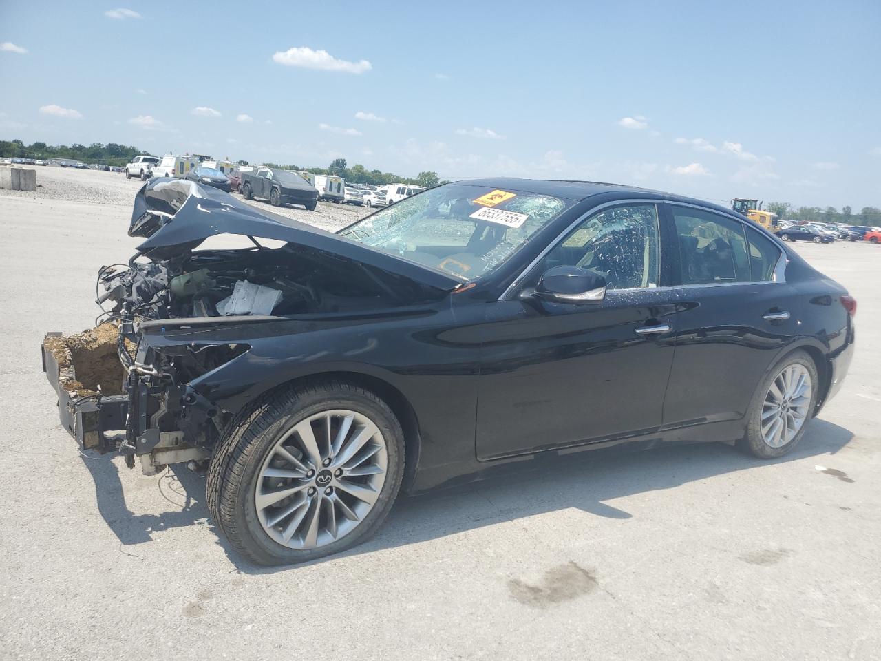 INFINITI Q50 LUXE