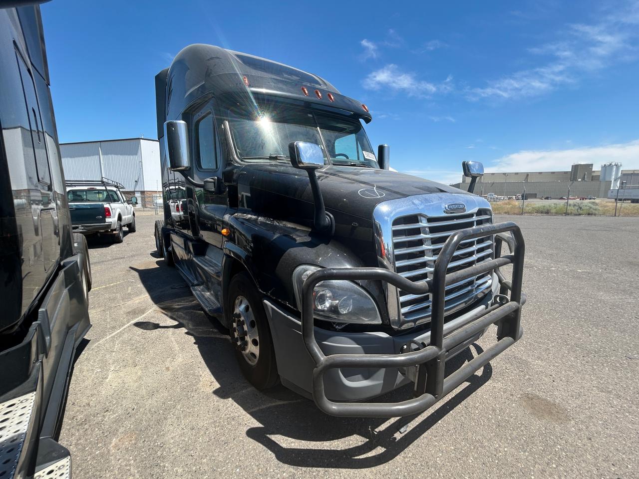 Lot #3187612449 2017 FREIGHTLINER CASCADIA 1