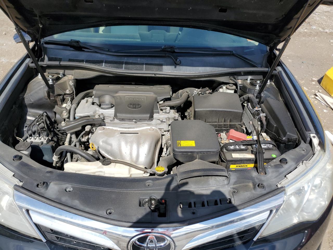 TOYOTA CAMRY BASE