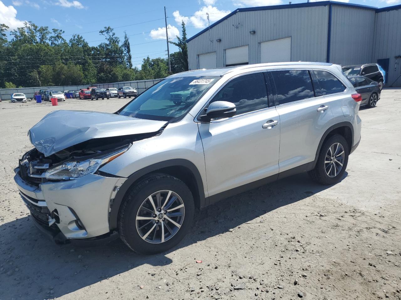 TOYOTA HIGHLANDER SE