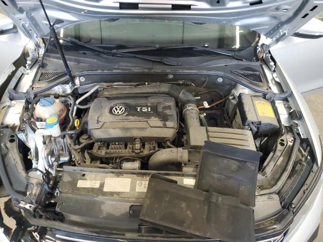 2017 VOLKSWAGEN PASSAT R-L 1VWDT7A30HC067957