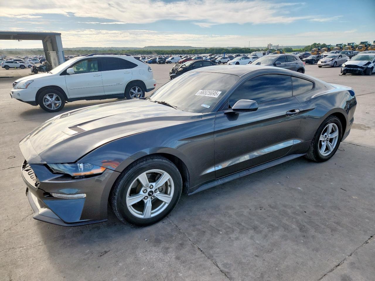 FORD MUSTANG