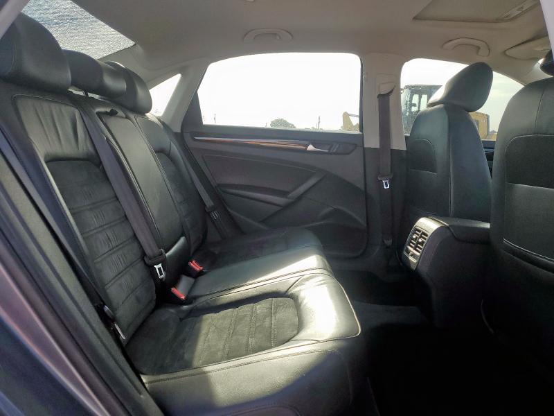2015 VOLKSWAGEN PASSAT SEL - 1VWCV7A37FC067702