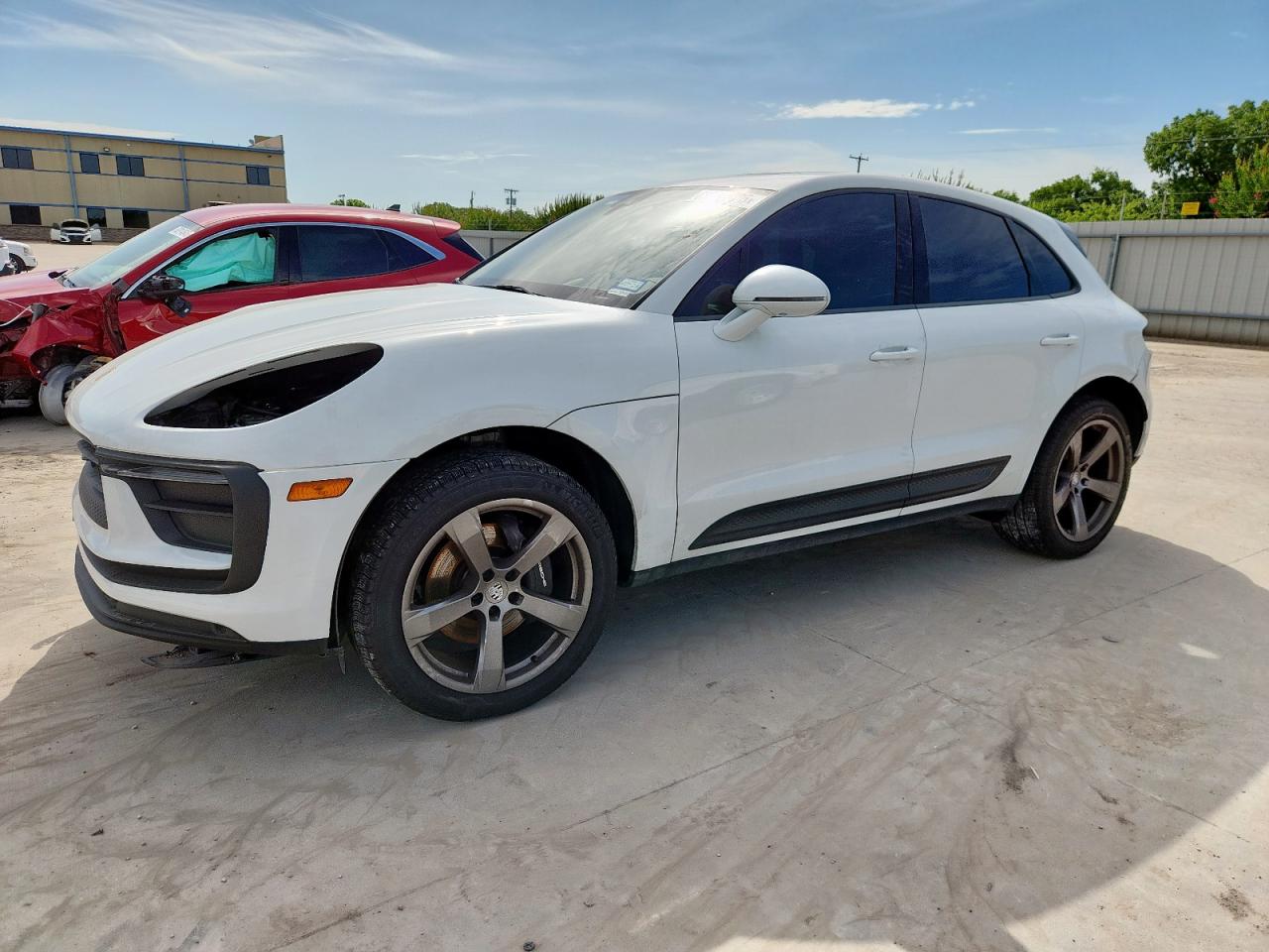 PORSCHE MACAN BASE