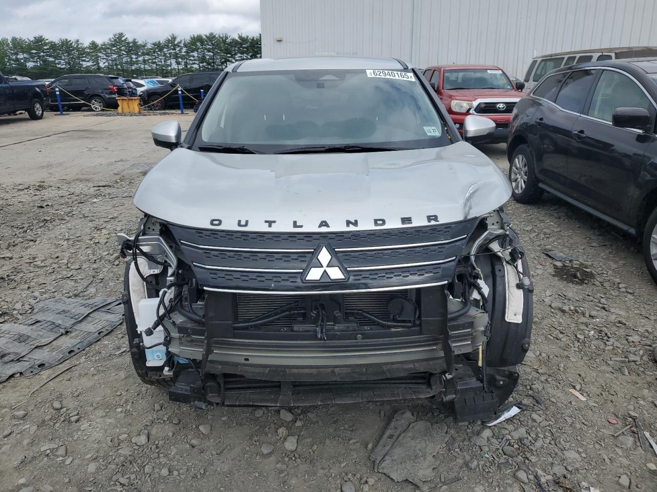 MITSUBISHI OUTLANDER SE