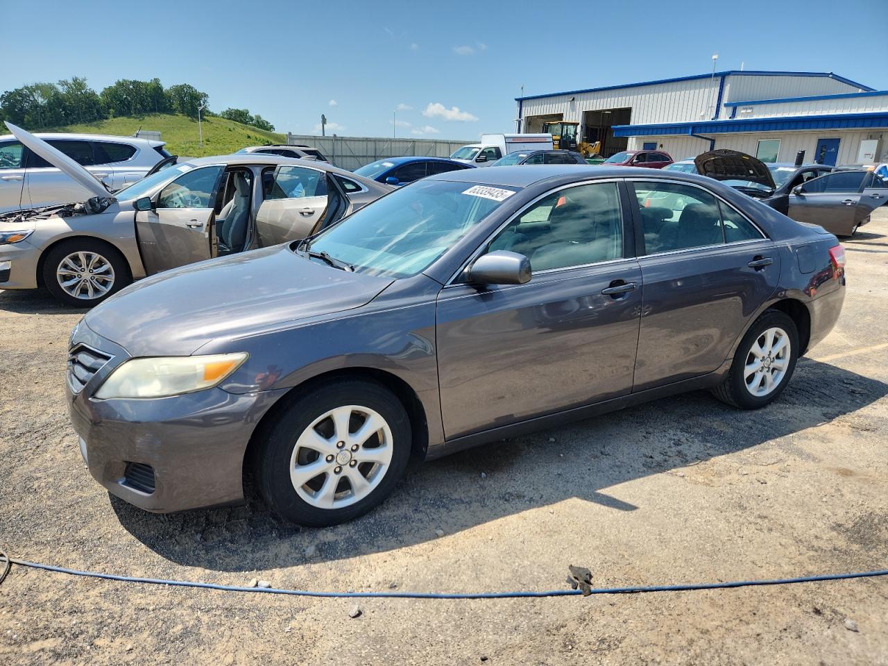 TOYOTA CAMRY BASE