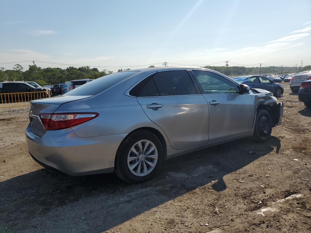 Toyota Camry le 2016