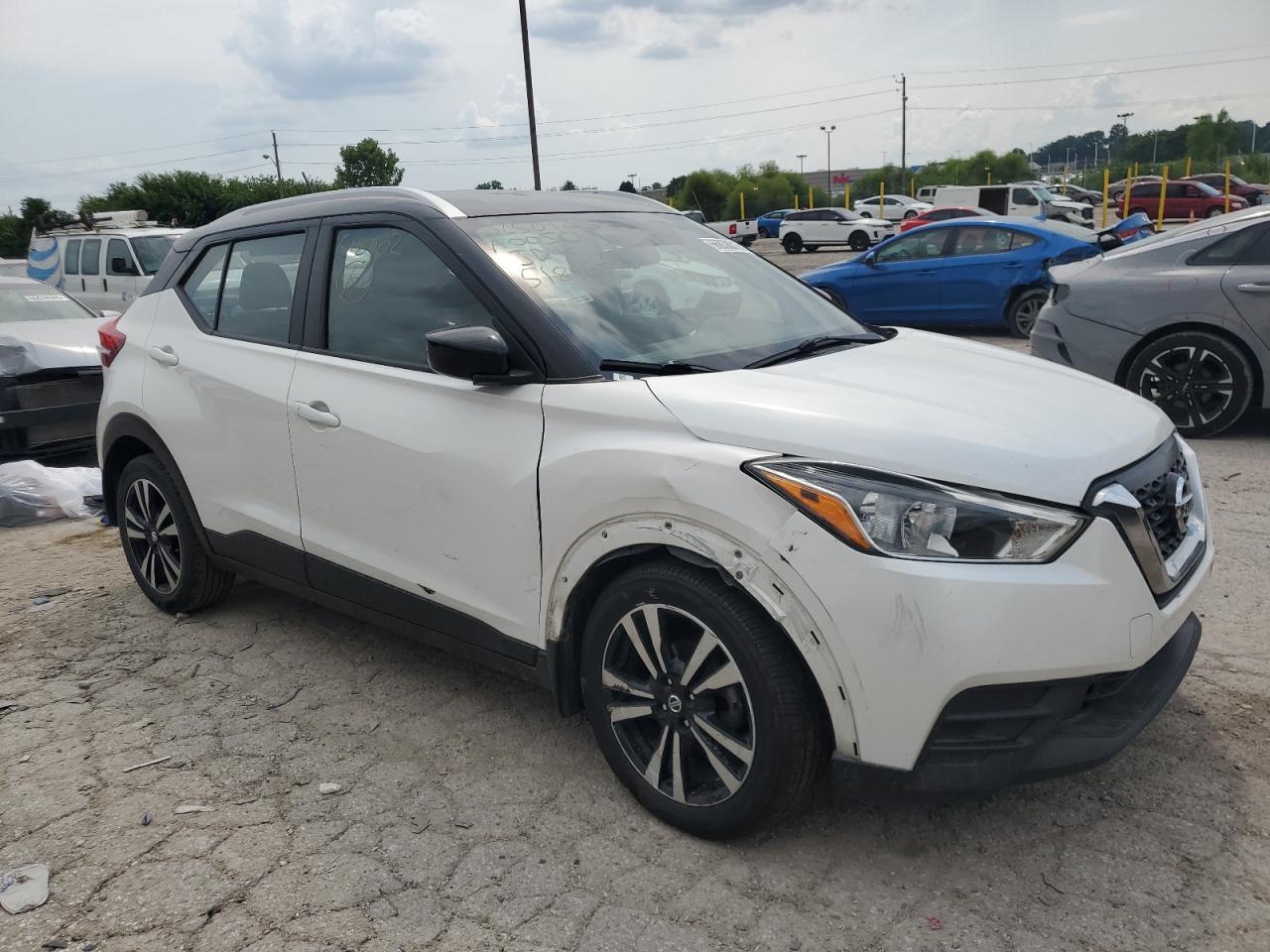 NISSAN KICKS S