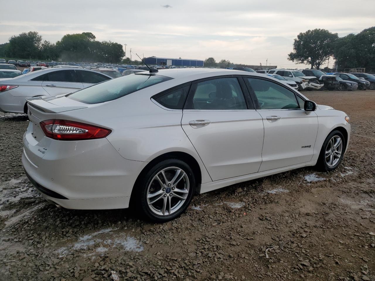 FORD FUSION SE HYBRID