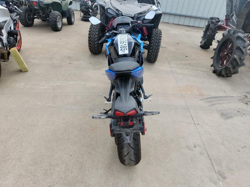 2024 SUZUKI GSX800 F JS1EM13B4R7101330