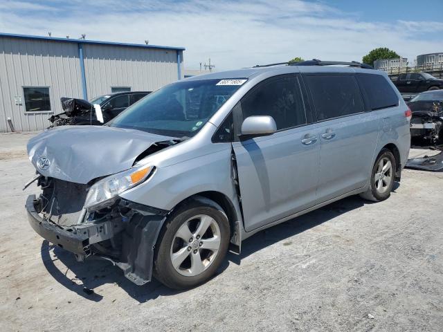 TOYOTA SIENNA LE