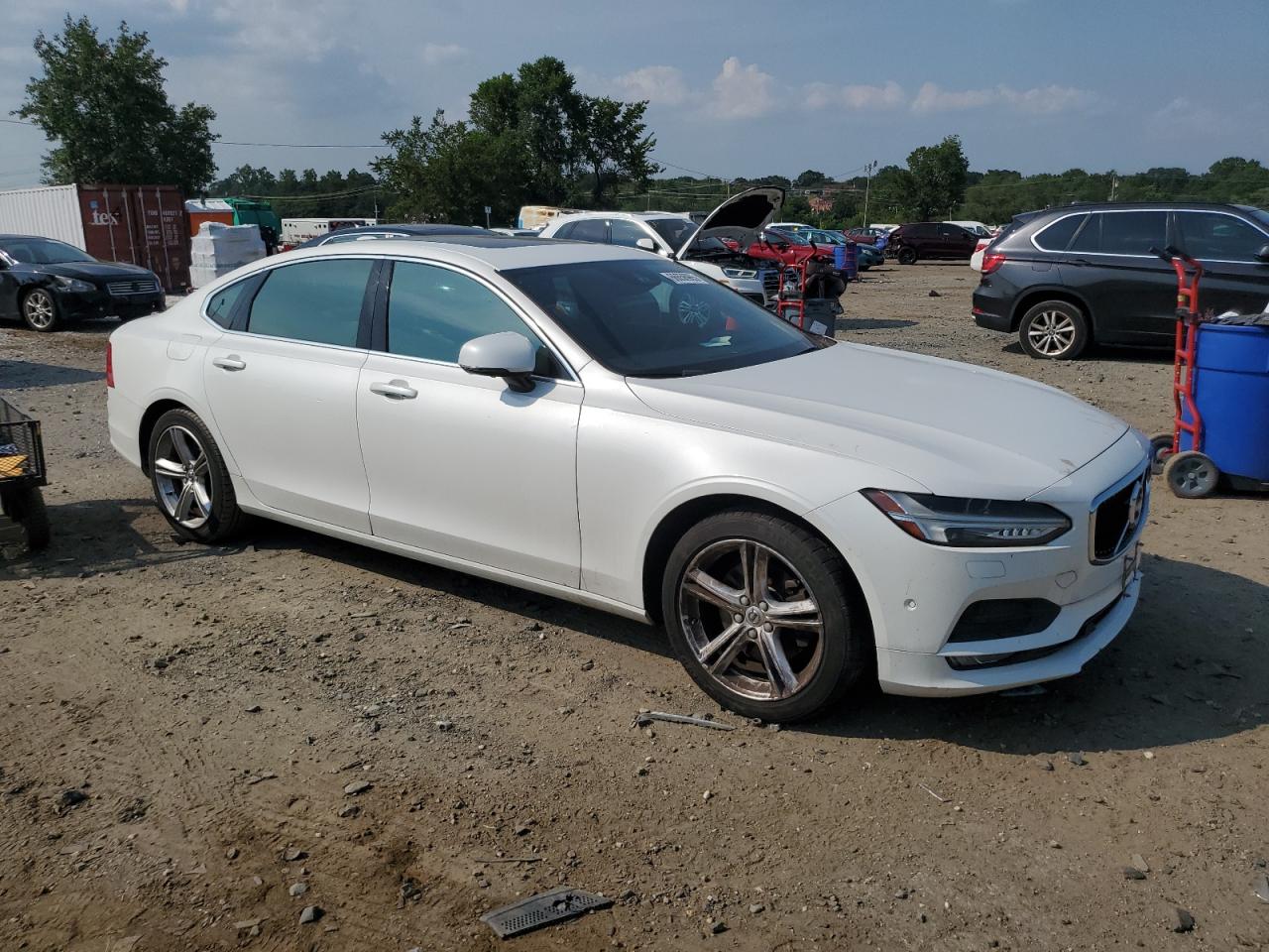 VOLVO S90 T5 MOMENTUM