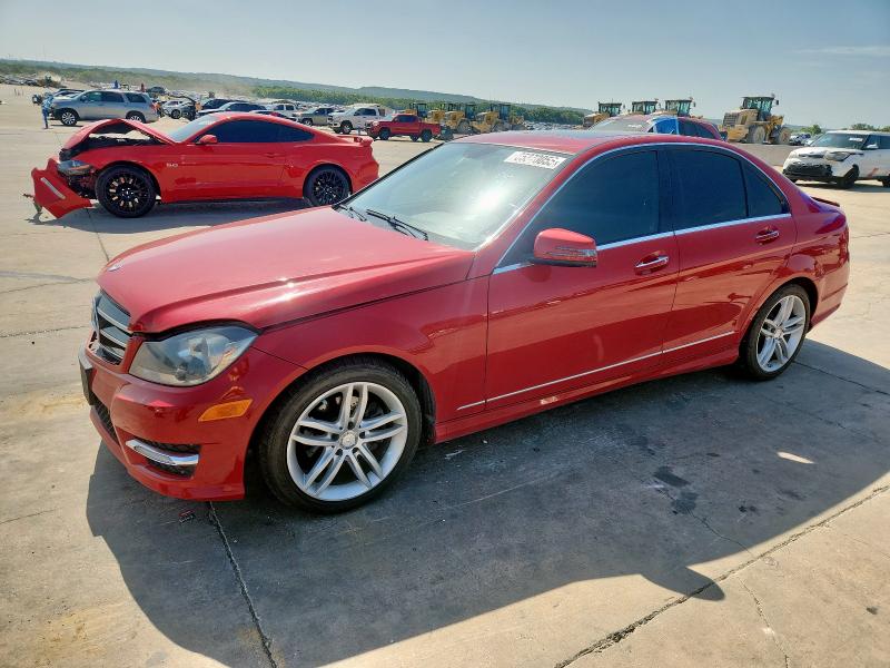 2014 MERCEDES-BENZ C 250 - WDDGF4HB4ER318383
