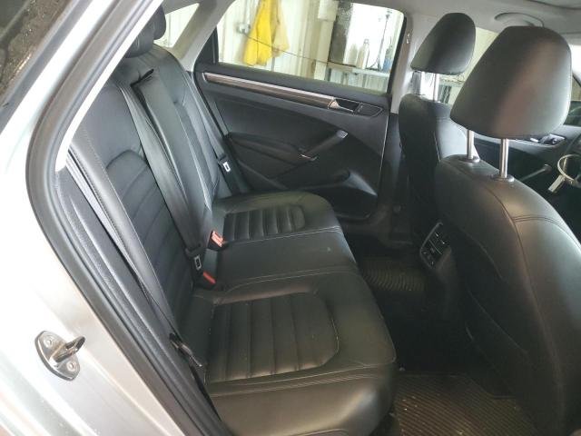 2017 VOLKSWAGEN PASSAT SEL - 1VWCT7A32HC039136