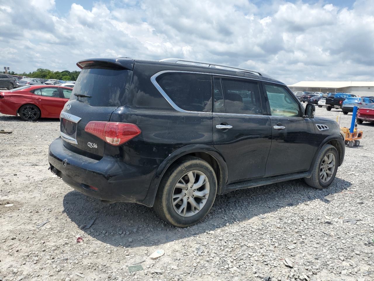 INFINITI QX56