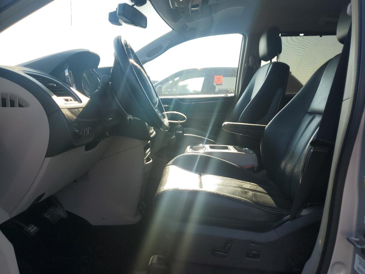 CHRYSLER TOWN & COUNTRY TOURING L