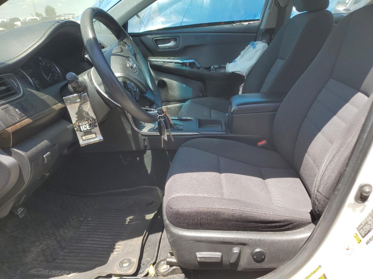 Toyota Camry le 2016