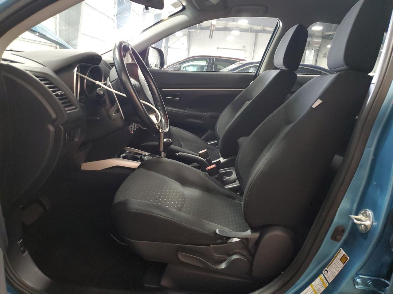 MITSUBISHI OUTLANDER SE