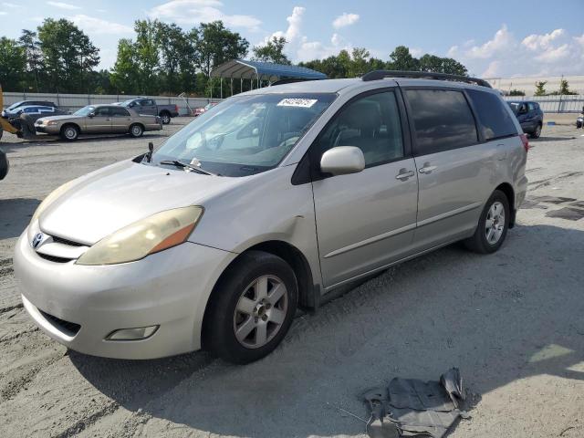 TOYOTA SIENNA XLE