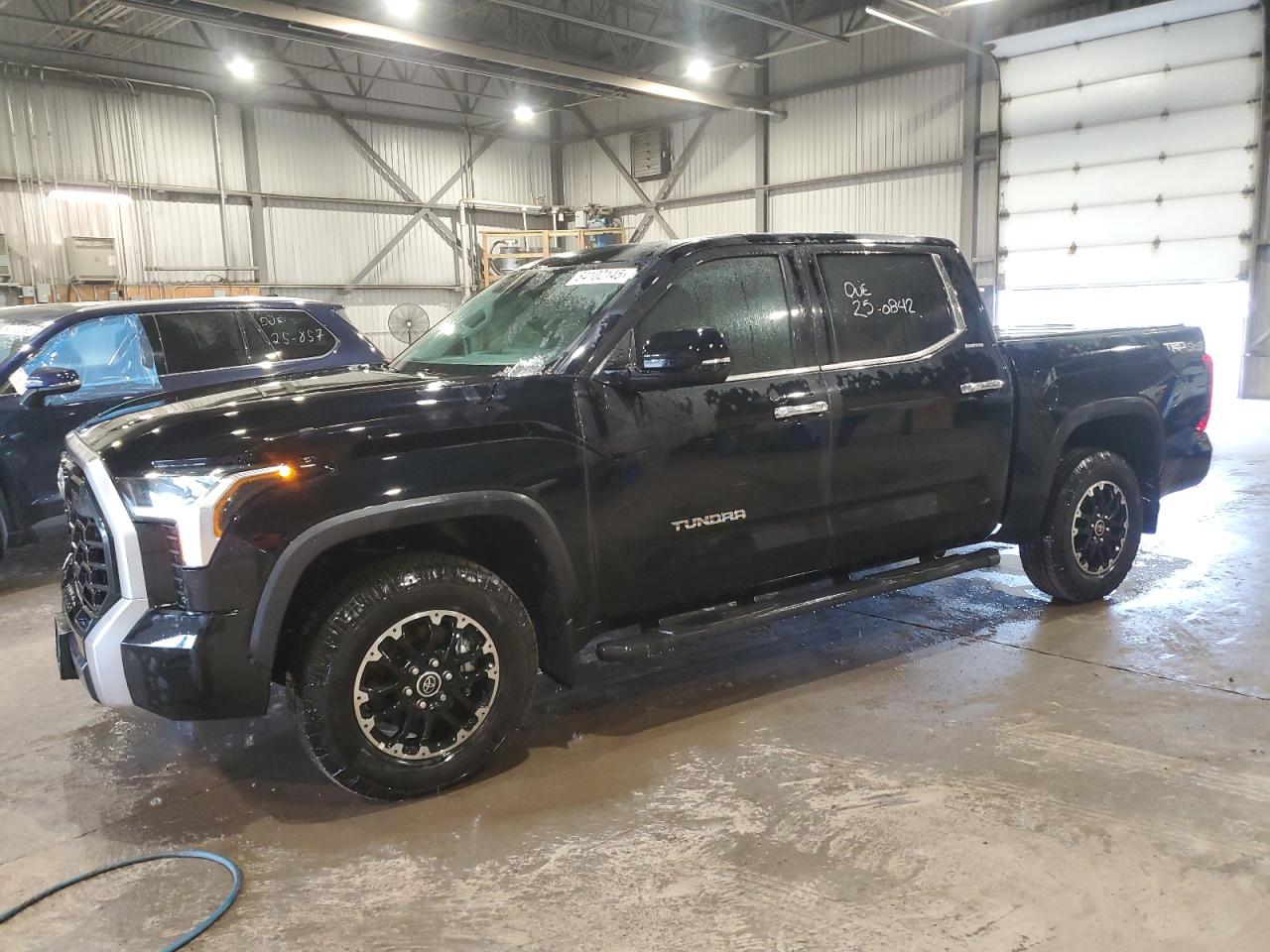 TOYOTA TUNDRA CREWMAX LIMITED