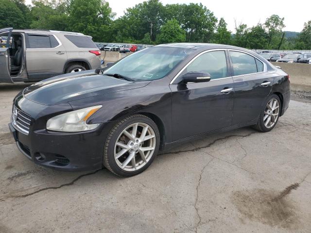 NISSAN MAXIMA S