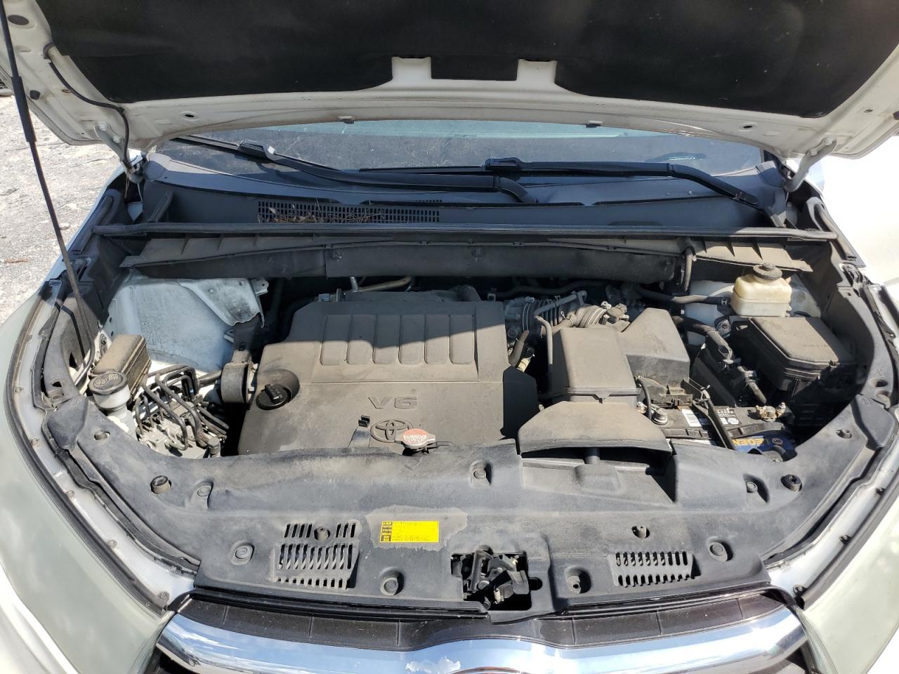 Lot #3301807346 2016 TOYOTA HIGHLANDER XLE