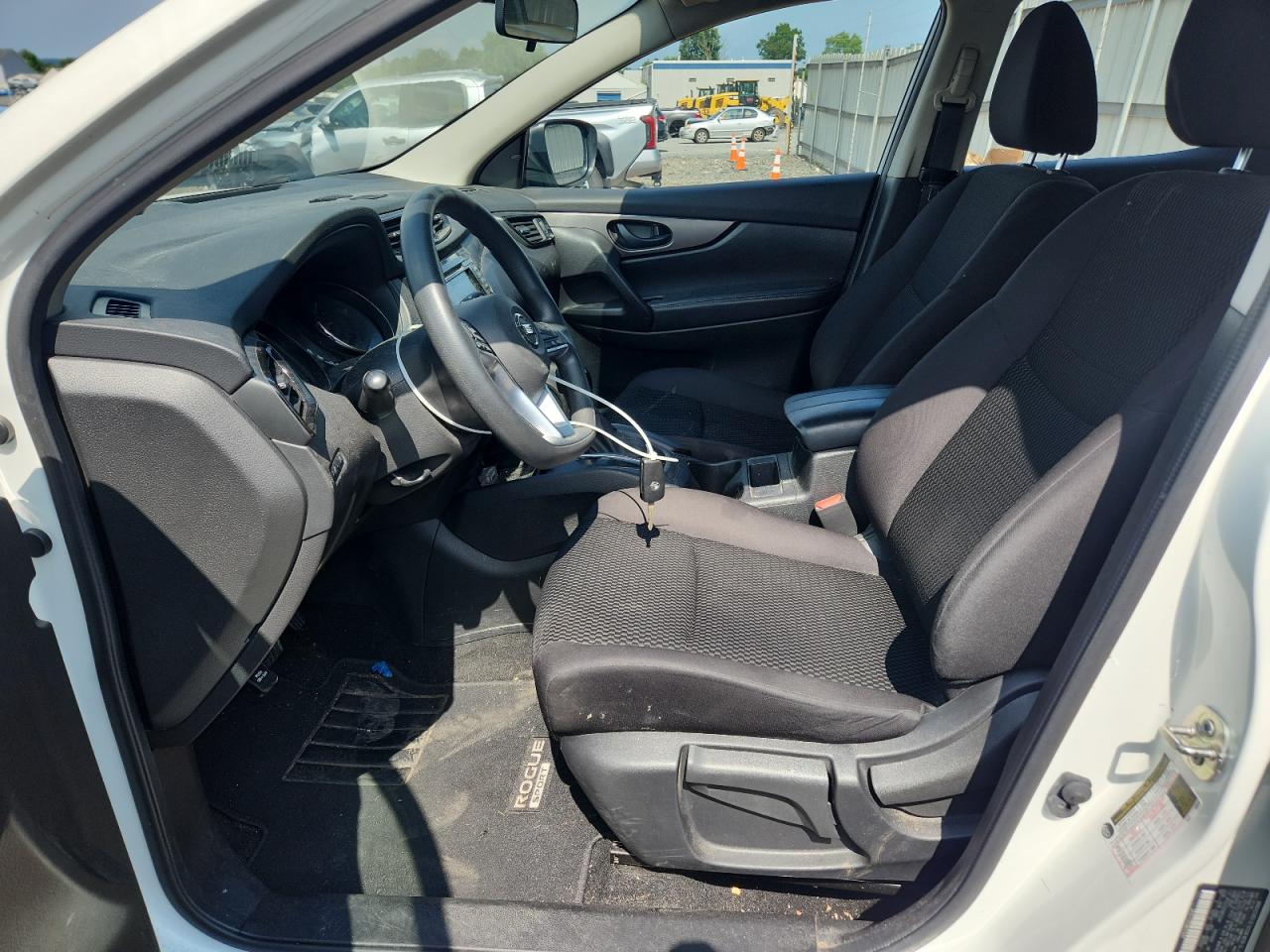 NISSAN ROGUE SPORT S