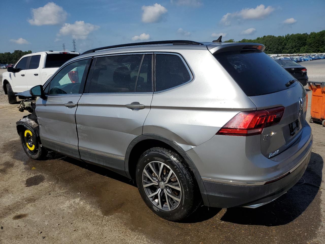 VOLKSWAGEN TIGUAN SE