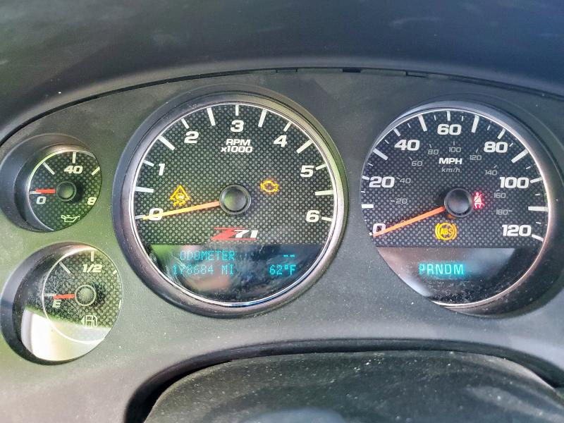 2011 CHEVROLET SUBURBAN K #3274869143