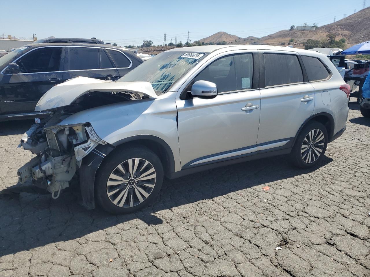 MITSUBISHI OUTLANDER SE