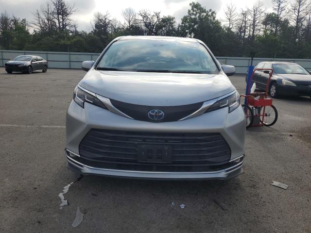 2021 TOYOTA SIENNA XLE - 5TDYRKEC3MS036629