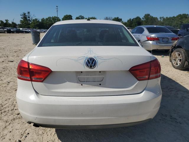 2015 VOLKSWAGEN PASSAT S 1VWAS7A38FC003278