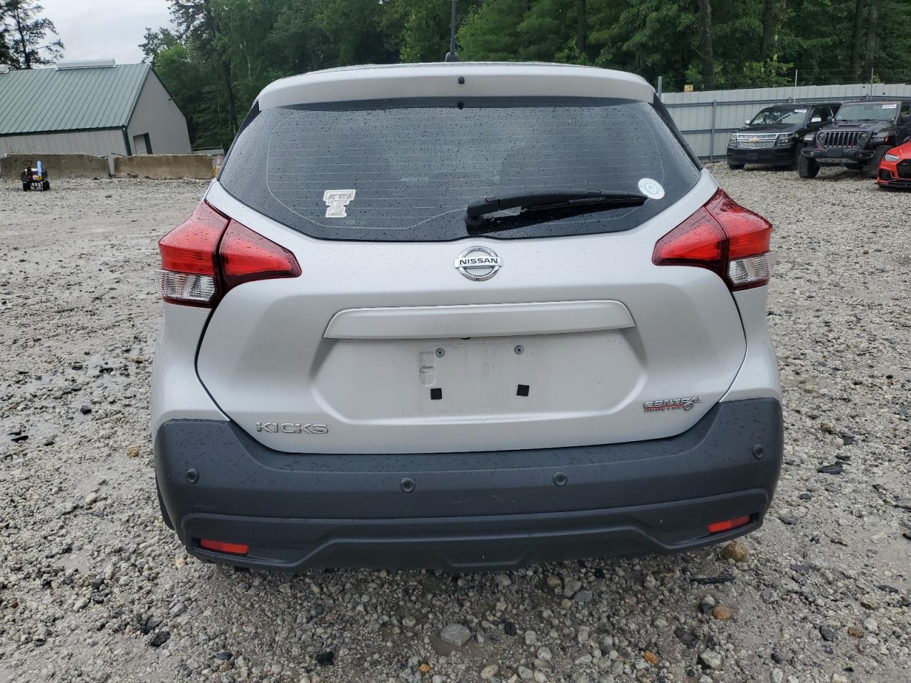 NISSAN KICKS S