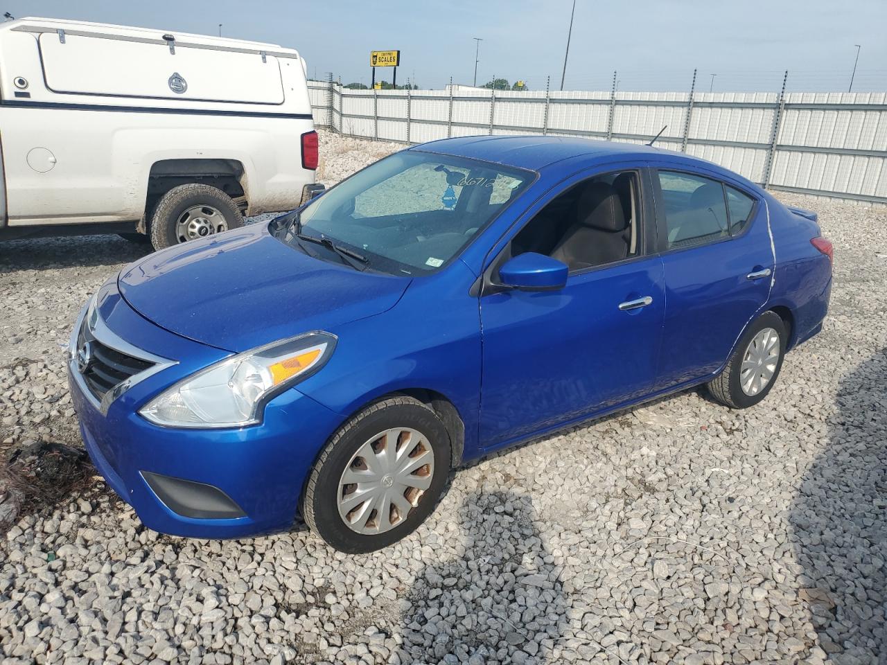 NISSAN VERSA S
