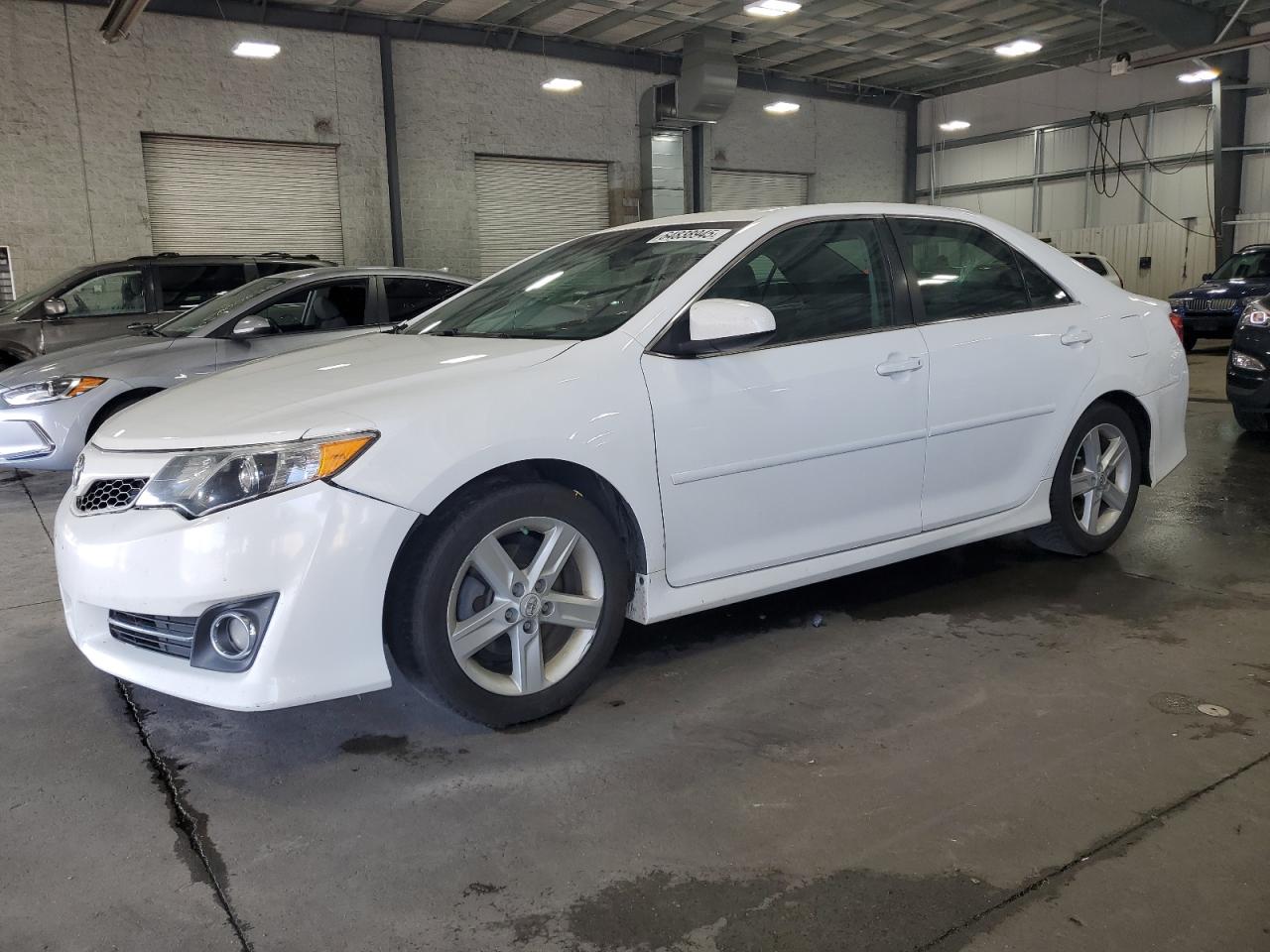 TOYOTA CAMRY BASE