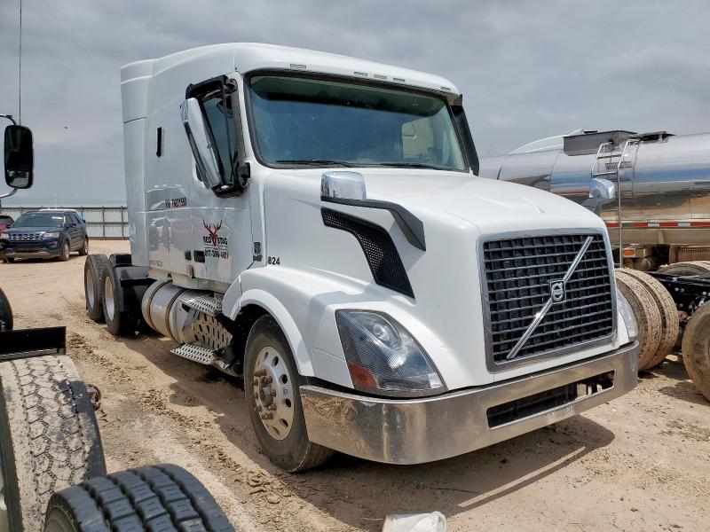 Global Auto Auctions: 2015 VOLVO VNL
