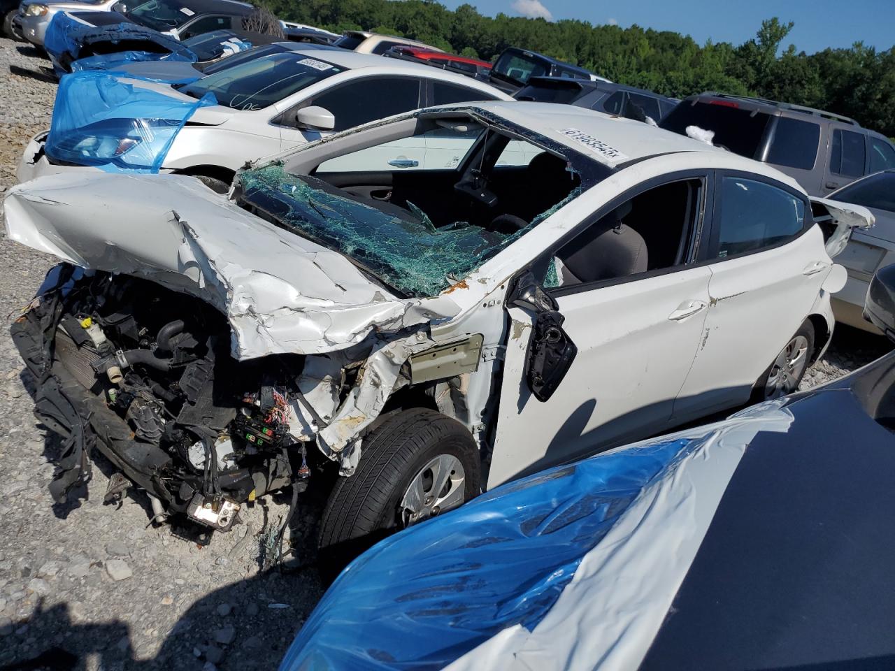 HYUNDAI ELANTRA SE