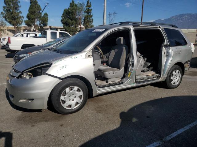 TOYOTA SIENNA CE