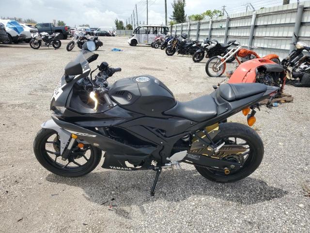 YAMAHA YZFR3 A 2019 black  gas MH3RH18Y7KK002224 photo #4