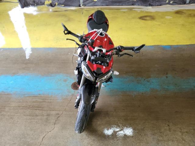 2025 TRIUMPH MOTORCYCLE STREET TRI SMTA614K3STCH0586