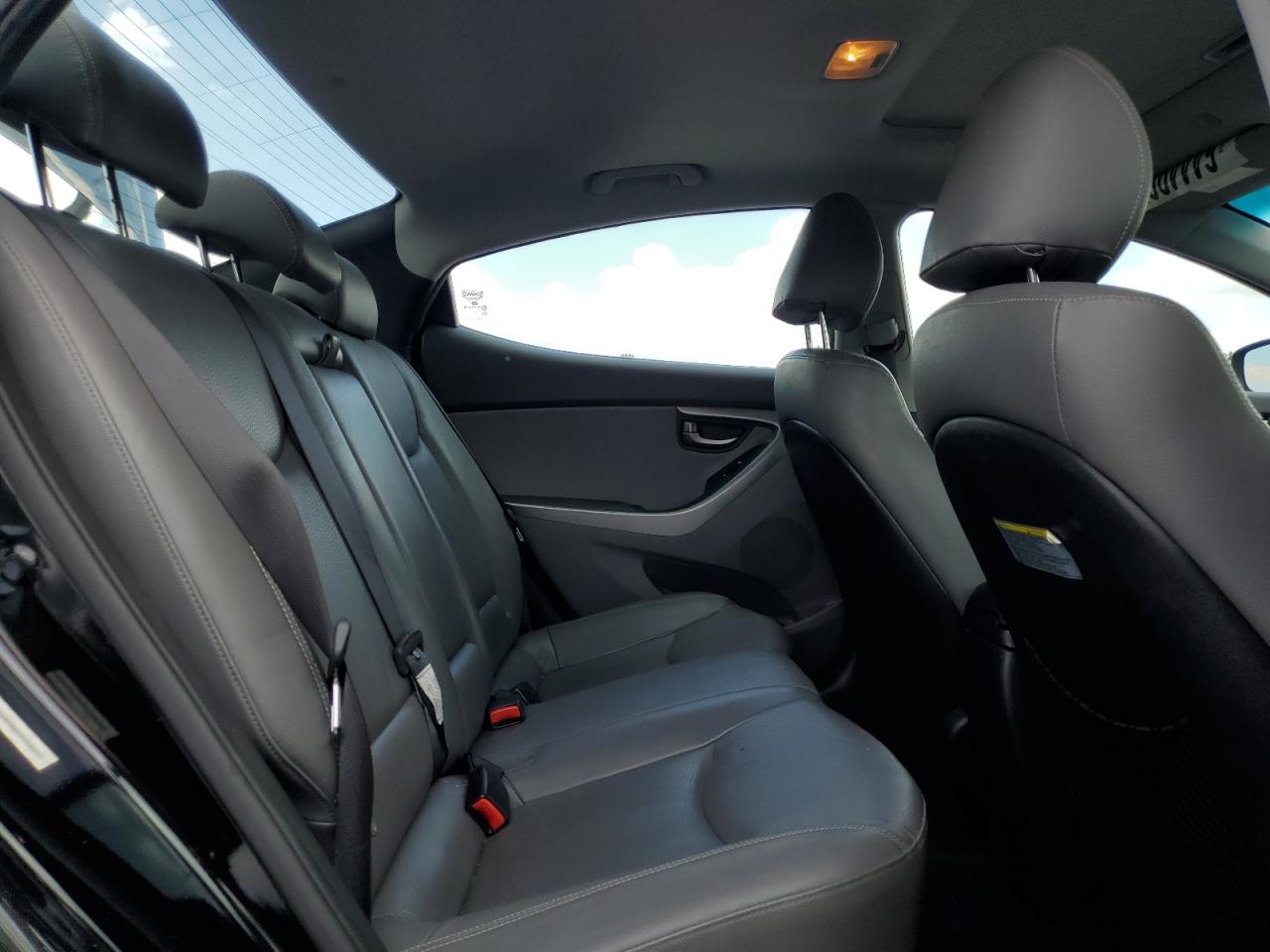 Hyundai Elantra gl 2013