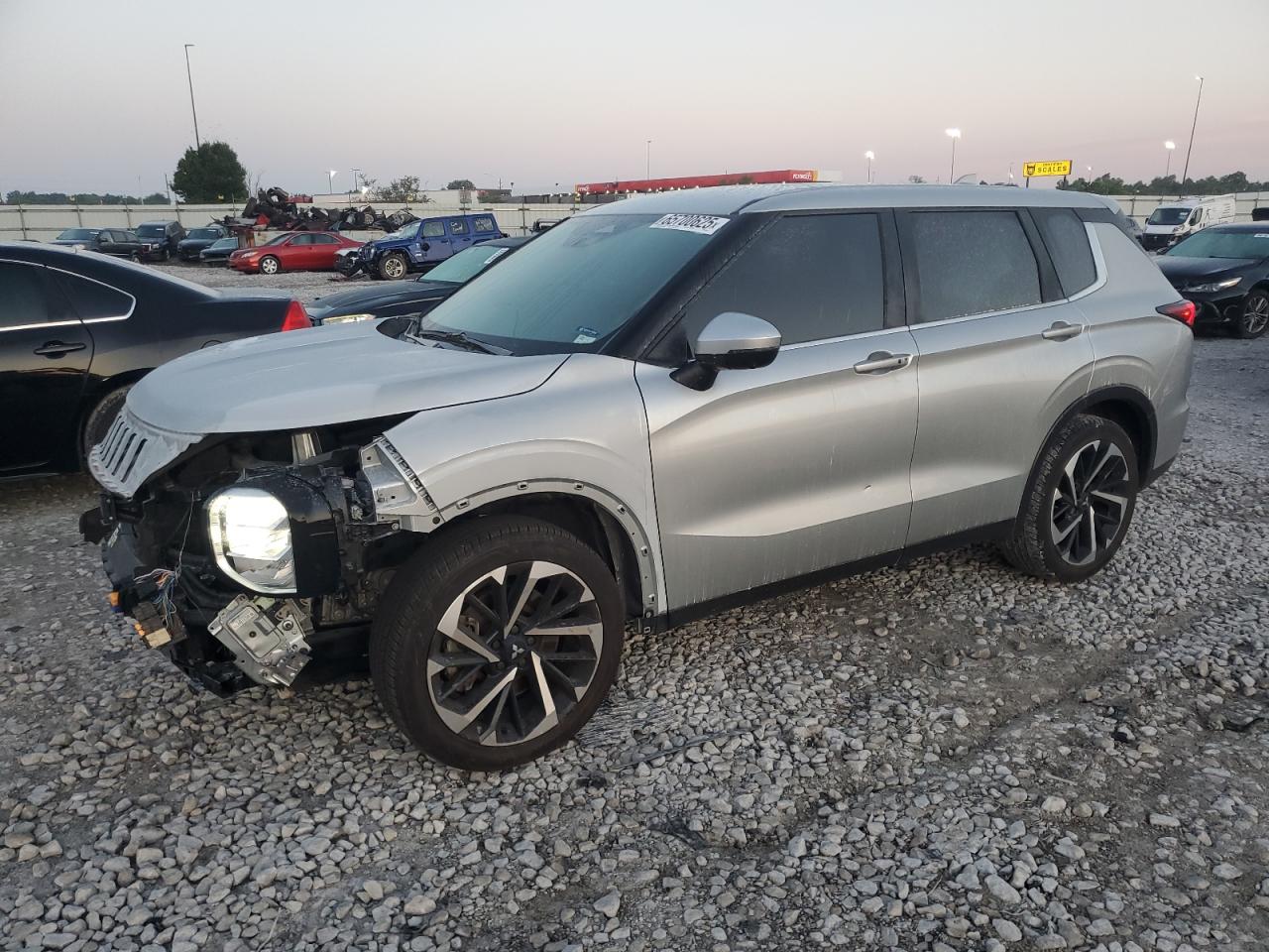 MITSUBISHI OUTLANDER SE