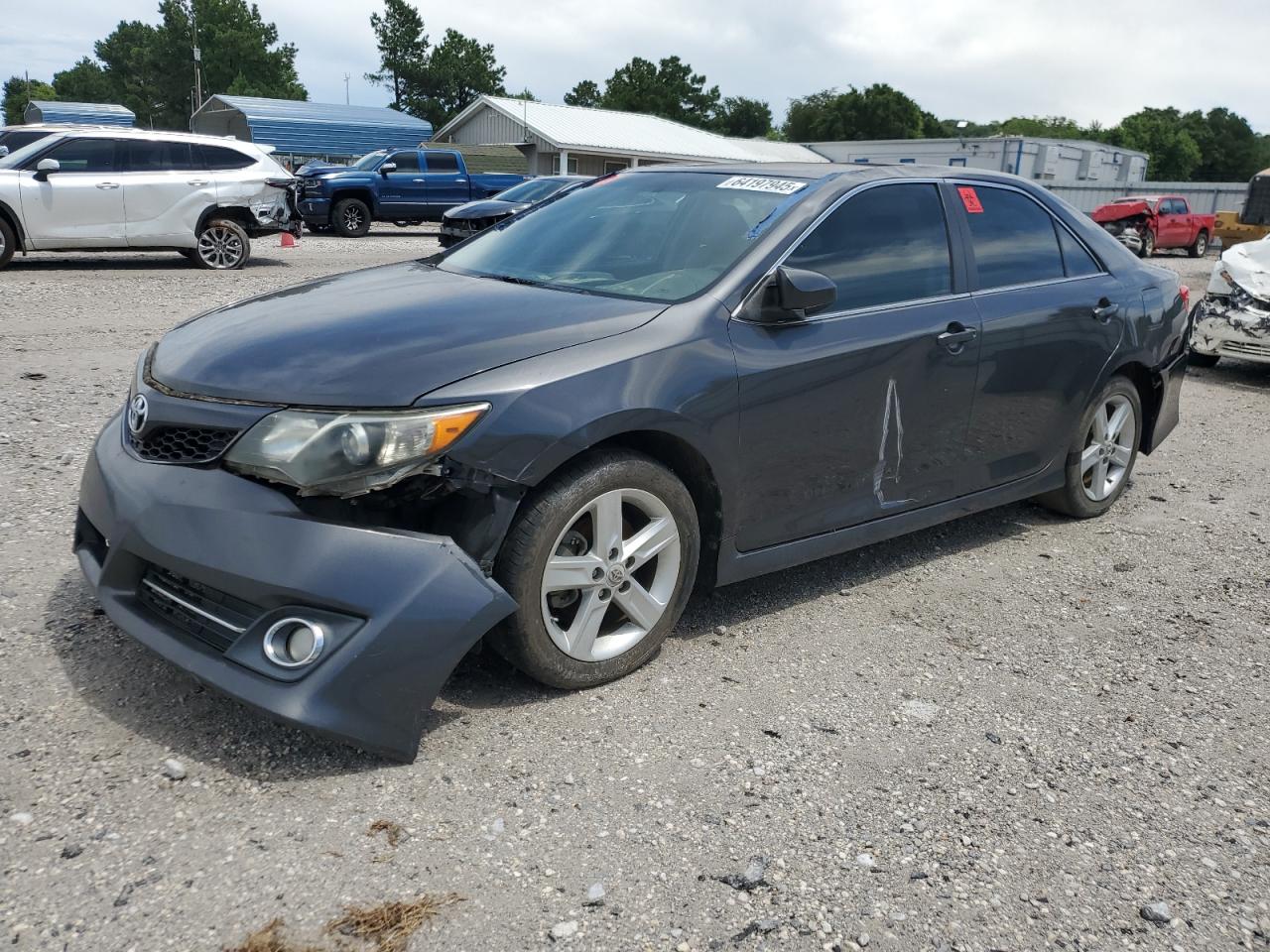 TOYOTA CAMRY BASE